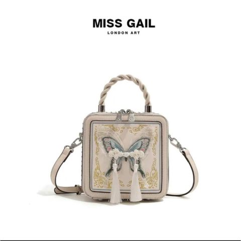 (Hàng V.I.P LIMITED) - Túi cốp thương hiêu MISS GAIL thêu thêu ngọc tinh tế