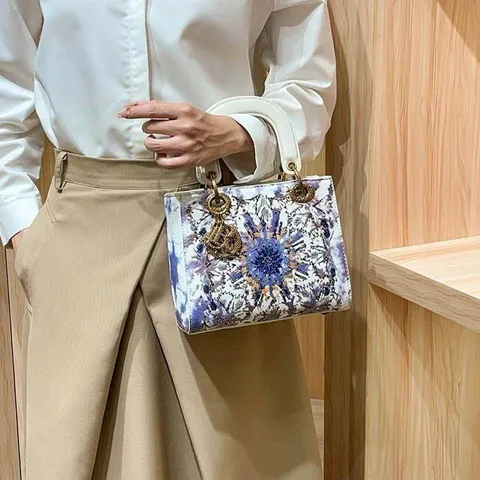 (V.I.P ORDER) - Túi xách nữ dạng thêu Trắng size 20/ 18 FULL BOX/ NO BOX