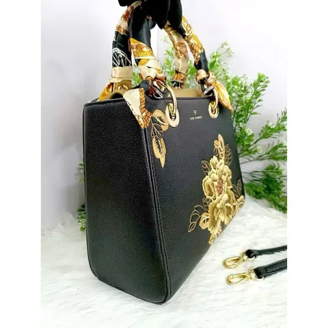 Túi Đi Tiệc Thêu Hoa Vàng Sang Trọng Tặng Kèm Khăn Lụa Size 25