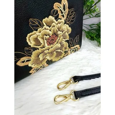 Túi Đi Tiệc Thêu Hoa Vàng Sang Trọng Tặng Kèm Khăn Lụa Size 25
