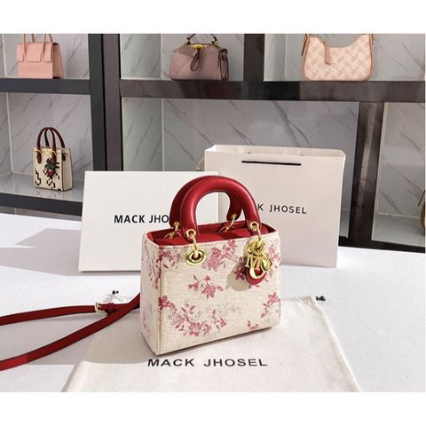 (Hàng V.I.P LIMITED ORDER - FULLBOX HÃNG TEM THẺ) - Túi xách nữ MISS GAIL họa tiết thêu Đỏ Sang Trọng