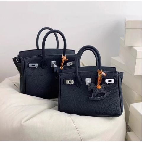 Túi Xách Nữ Sz20 và 25 Da Mềm Trẻ Trung Có Dây Đeo - Hàng QCCC - Kèm Charm Ngựa Mỏng