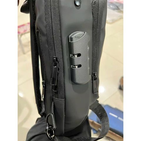Túi Đeo Chéo Nam Cao Cấp Chống Nước ,Khóa Số Chống Trộm, Có Khe Cắm Sạc USB