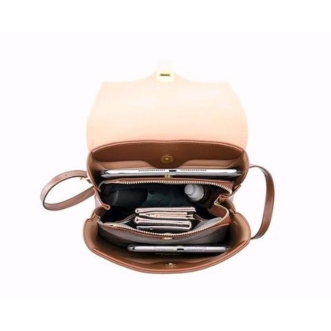 Balo da bò thật, chất liệu mềm, dung tích cỡ trung, đựng được tập vở, ipad nhỏ, không đựng được A4