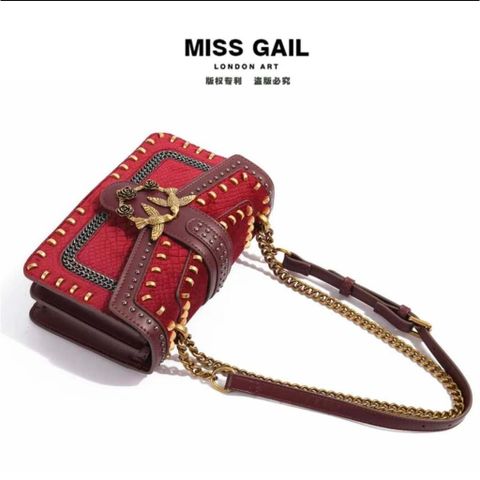 (Hàng V.I.P LIMITED) - Túi xách nữ MISS GAIL đeo vai nhung đỏ sang, họa tiết cao cấp đinh tán