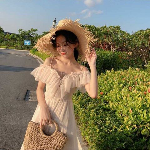 Đầm ren trắng hai dây công chúa dáng ngắn