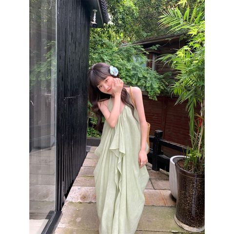 [sẵn] Váy, Đầm maxi cổ yếm xếp ly, dáng bí hở lưng, buộc dây cổ, màu xanh bơ, thiết kế nhiều tà, mẫu mới 2025