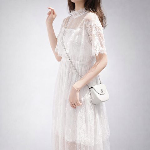 Đầm ren trắng công chúa phong cách hàn Quốc