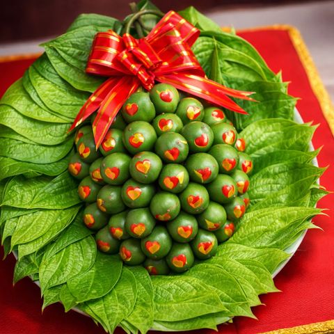Miếng dán trầu cau trong ngày cưới