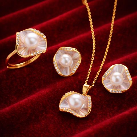 Set Phụ Kiện Nữ Hoàng Cung – Điểm Nhấn Tinh Khôi Sắc Trắng