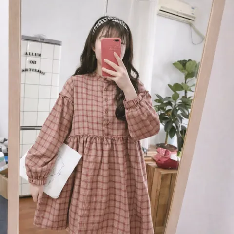 Đầm caro cổ trụ kiểu dáng babydoll