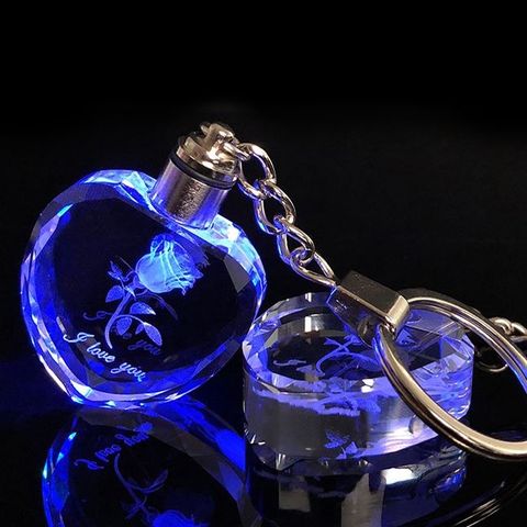Móc khóa trái tim có đèn led đổi màu