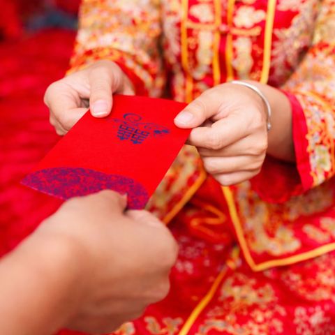 Phong bì trao duyên ngày cưới
