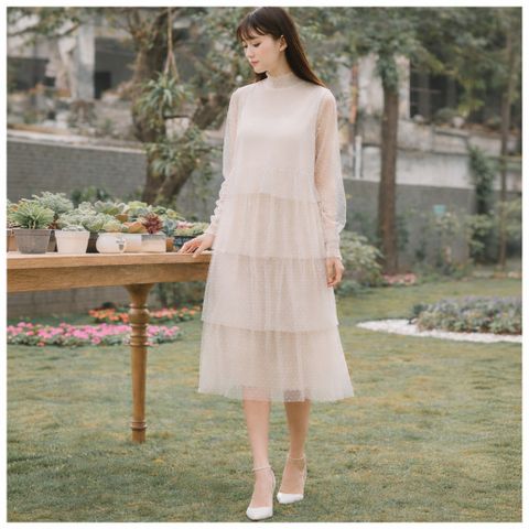 Đầm Ulzzang chấm bi cổ trụ nhiều tầng