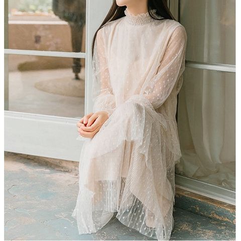 Đầm Ulzzang chấm bi cổ trụ nhiều tầng