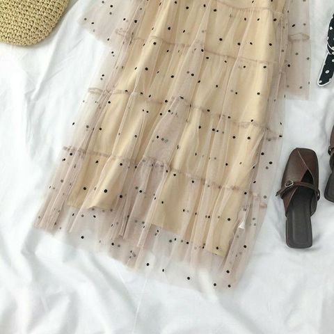 Đầm chấm bi dáng suông hai lớp