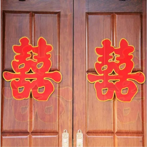 Chữ hỉ nhung bằng xốp trang trí trong ngày cưới