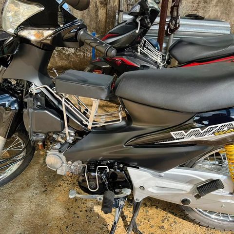 Ghế ngồi xe máy yên nệm không tựa XE SỐ - Yên Nệm, Không Tựa, Có Gác Chân, An Toàn Cho Bé