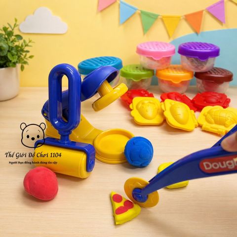 Bộ đất sét nặn cho bé 12 màu kèm khuôn và dụng cụ làm bánh, giúp bé tăng khả năng nhận biết hình dạng và màu sắc