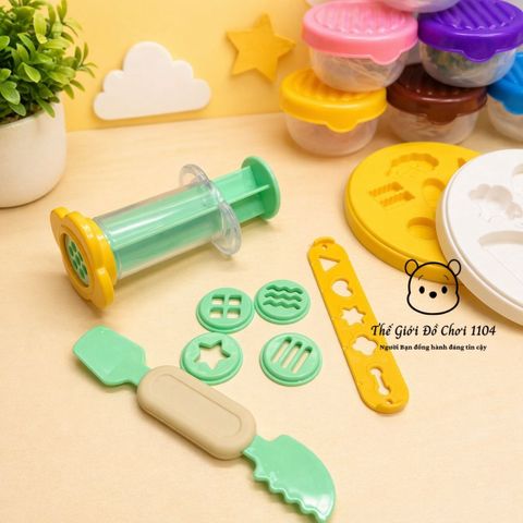 Bộ đất sét nặn cho bé 12 màu kèm khuôn và dụng cụ làm bánh, giúp bé tăng khả năng nhận biết hình dạng và màu sắc