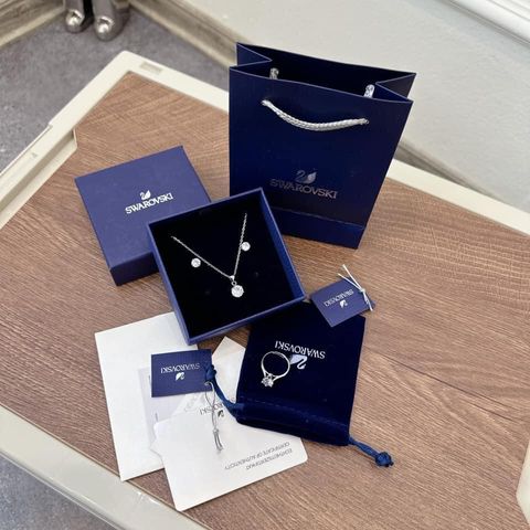 Set Bạc 3 món, Bạc 925 : DÂY CHUYỀN + HOA TAI + NHẪN (FULL BOX - Thương hiệu Swarovski Thiên nga )