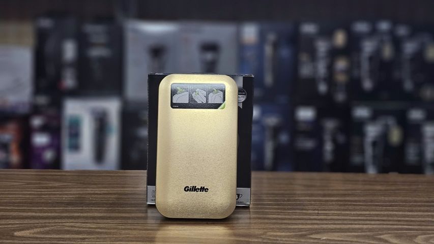 DẠO CẠO ƯỚT DÀNH CHO NAM GILLETTE LABS KÈM HỘP ĐỰNG MẦU GOLD