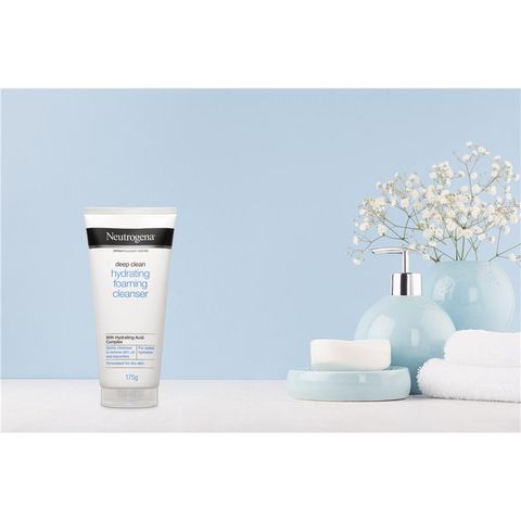 Sữa Rửa Mặt Cấp Ẩm Neutrogena Deep Clean Hydrating Foaming Cleanser 175g