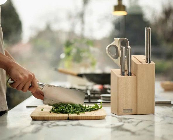 Bộ dao Joseph Joseph 10577 Beech Elevate™ Fusion 6 món kèm giá để dao
