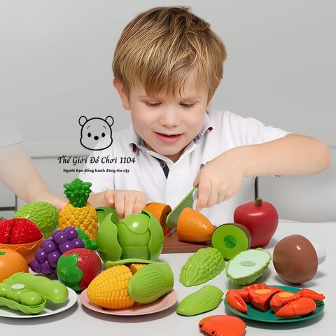 Bộ giỏ đồ chơi cắt trái cây cho bé 32 chi tiết kèm sticker phát triển kỹ năng phối hợp tay mắt