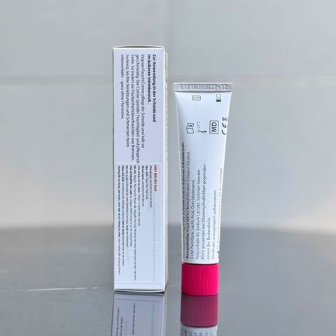Kem Dưỡng Ẩm Vùng Kín Vagisan FeuchtCreme 25g - Giảm Khô Rát Không Hormone