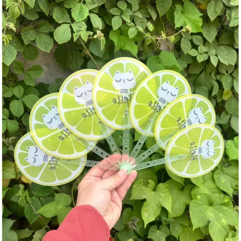 01 cây quạt nhựa mini mẫu mới 2026