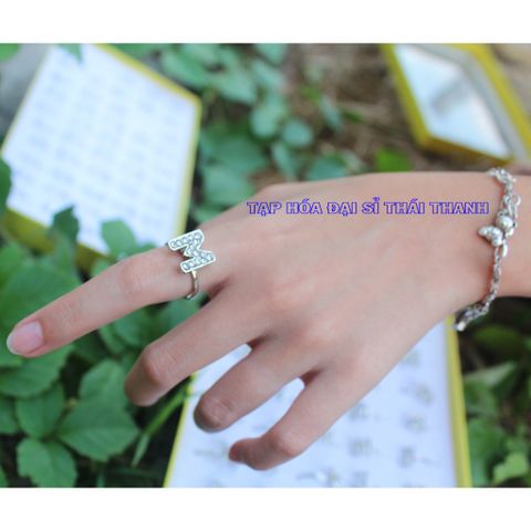 Nhẫn Xi Bạc Đính Kèm Chữ Cái và Hột Xoàn