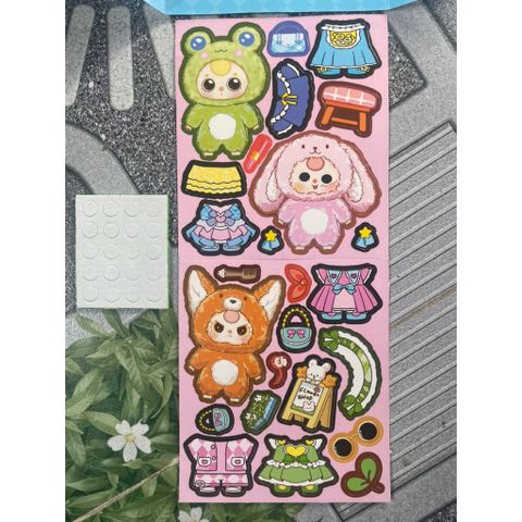 Vỉ dán trang phục và nội thất (20 túi) sticker Baby Three nhiều hình