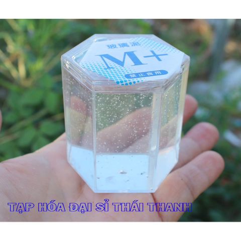Slam - slim thuỷ tinh trong suốt chữ M