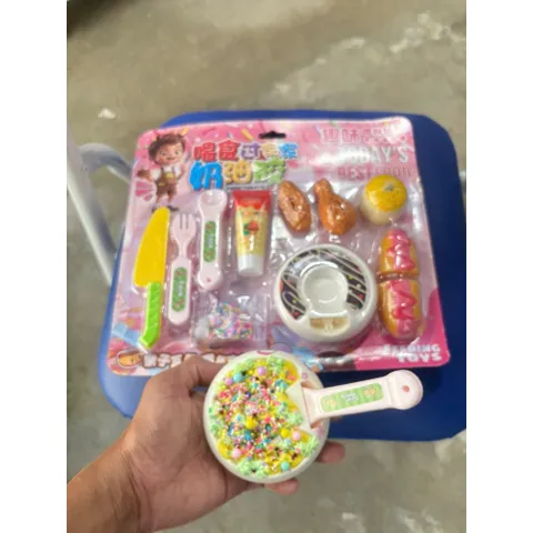 [Set to] Đồ chơi nhựa đút pudding ăn bánh donut nhân kem giải trí vui nhộn