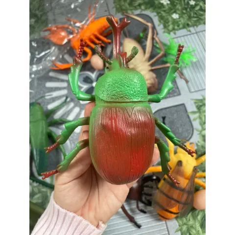 Đồ chơi nhựa hình côn trùng size lớn