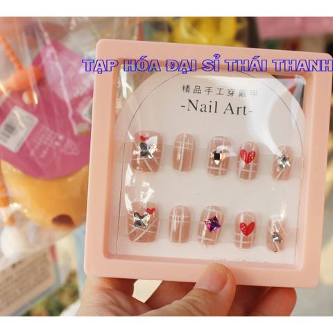 01 Bộ Móng tay giả đính đá trang trí đi chơi Tết