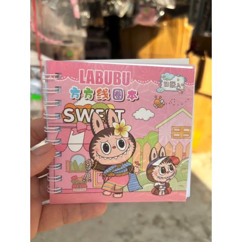 01 quyển sổ tay kèm sticker Labubu (12 trang ghi)