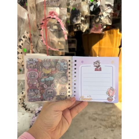 01 quyển sổ tay kèm sticker Labubu (12 trang ghi)