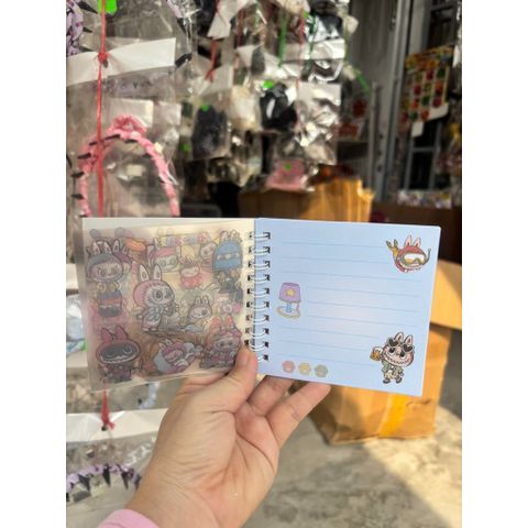 01 quyển sổ tay kèm sticker Labubu (12 trang ghi)