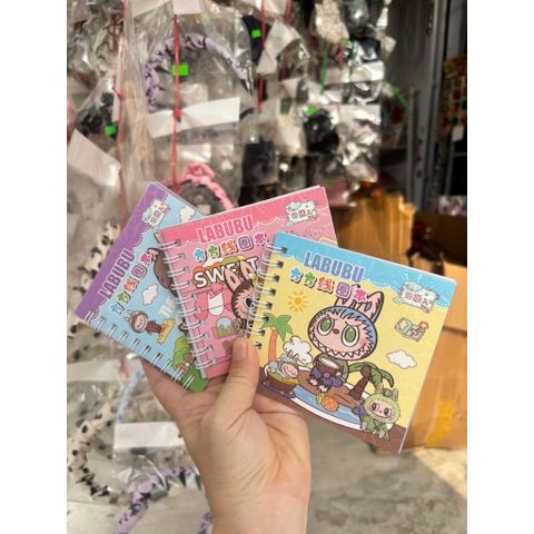01 quyển sổ tay kèm sticker Labubu (12 trang ghi)