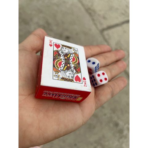1 bộ bài tiến lên 52 lá siêu mini kèm xúc xắc