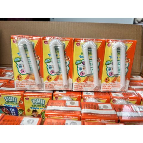 Sữa chua Kun uống vị Cam có thạch hộp 110ml