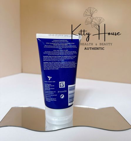 Sữa rửa mặt tẩy tế bào chết Clearasil Ultra Rapid Action Cleansing Face Scrub  tuýp 150ml