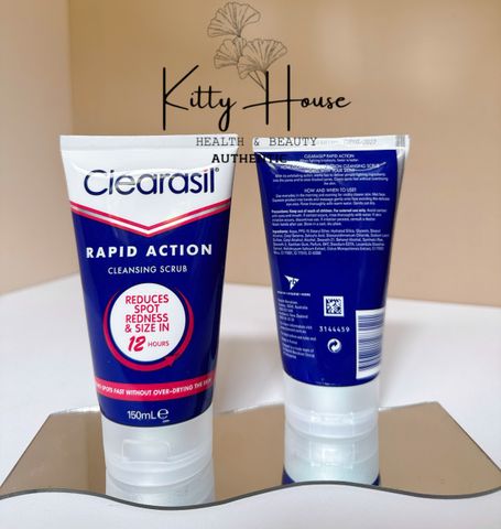 Sữa rửa mặt tẩy tế bào chết Clearasil Ultra Rapid Action Cleansing Face Scrub  tuýp 150ml