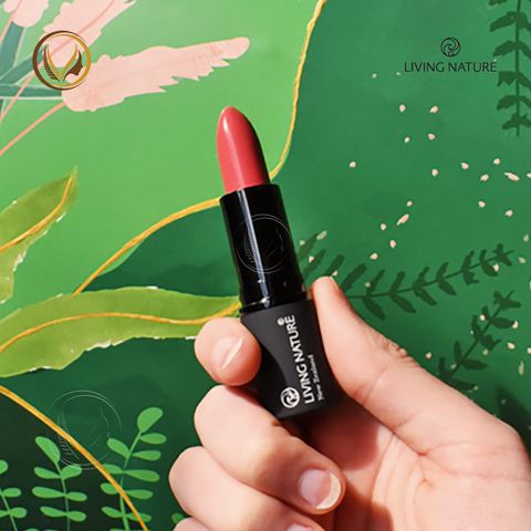Son môi hồng 100% tự nhiên Living Nature Lipstick Bloom 10 (4.0g)