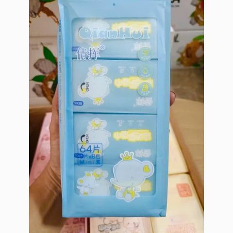 Set 8 Gói Khăn giấy ướt mini dễ thương bỏ túi tiện lợi (Màu ngẫu nhiên) (TH153)