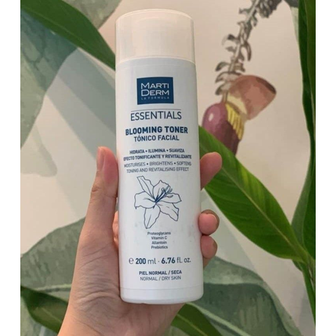 Nước Cân Bằng Dưỡng Ẩm MartiDerm Essentials Blooming Toner 200ml - Toner Hoa Hồng Giữ Ẩm & Làm Sáng Da Cho Da Thường Đến Da Khô