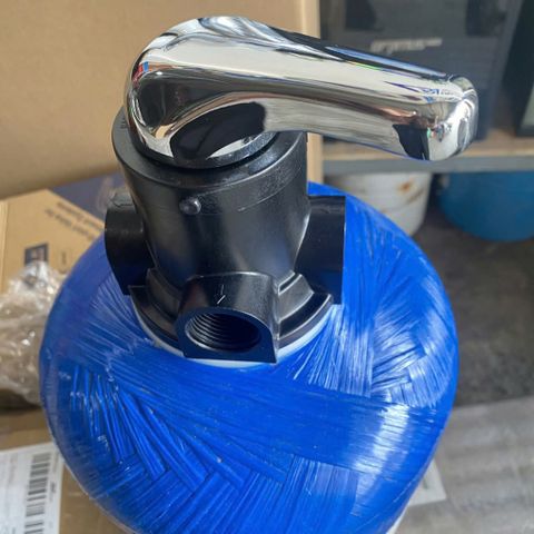 Cột Composite 817 chuyên xử lý nước bị nhiễm phèn, khử mùi cho nước.