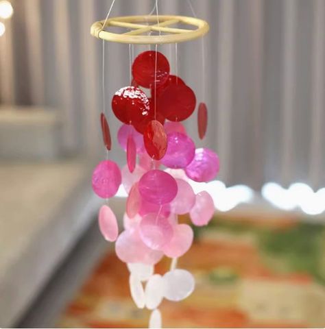 Chuông gió hình vỏ sò, chất liệu khung gỗ(gỗ công nghiệp đã qua xử lí nhiệt)kết hợp với nhựa, chiều dài 62cm, dùng trang trí nội thất, không hiệu, nsx Nanyang Shengjixian Industrial Design Co .,Ltd .,
